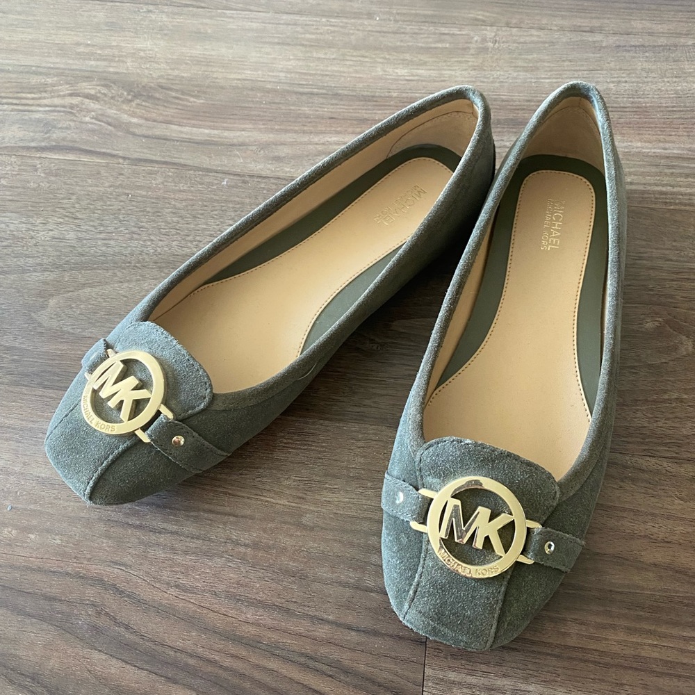 Michael Kors Green women’s size 9 flat